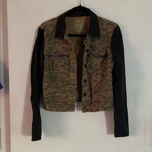 GUESS Women's Camouflage Jean Jacket